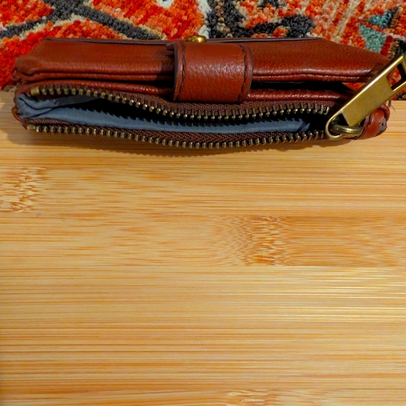 Fossil Lainie Multifunction Wallet - Picture 3 of 6